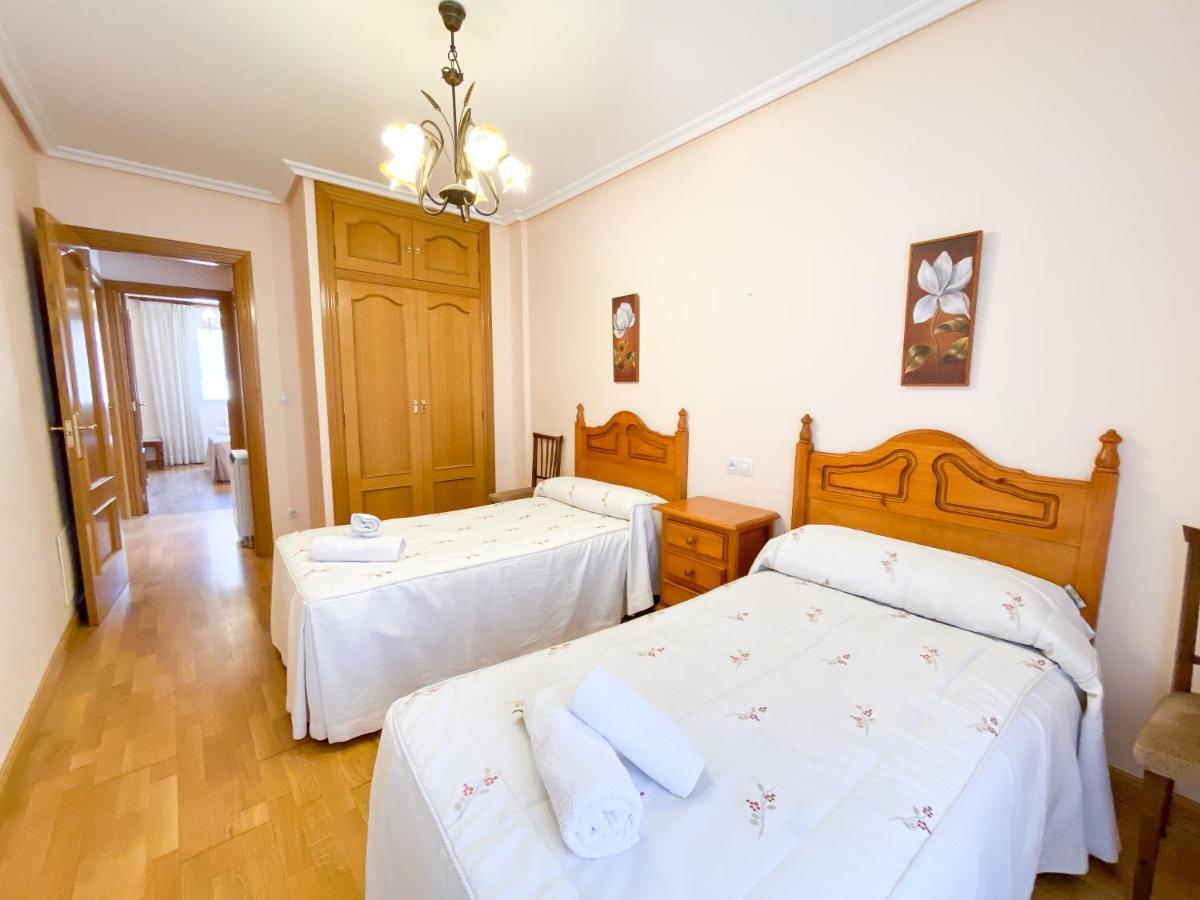 Vivienda Turistica Los Leones Berlanga de Duero Bagian luar foto