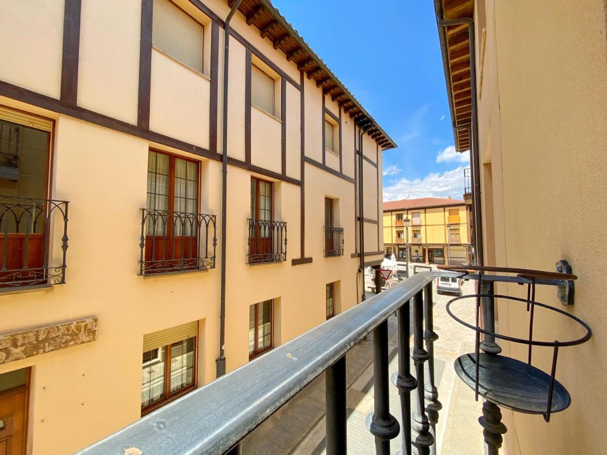 Vivienda Turistica Los Leones Berlanga de Duero Bagian luar foto